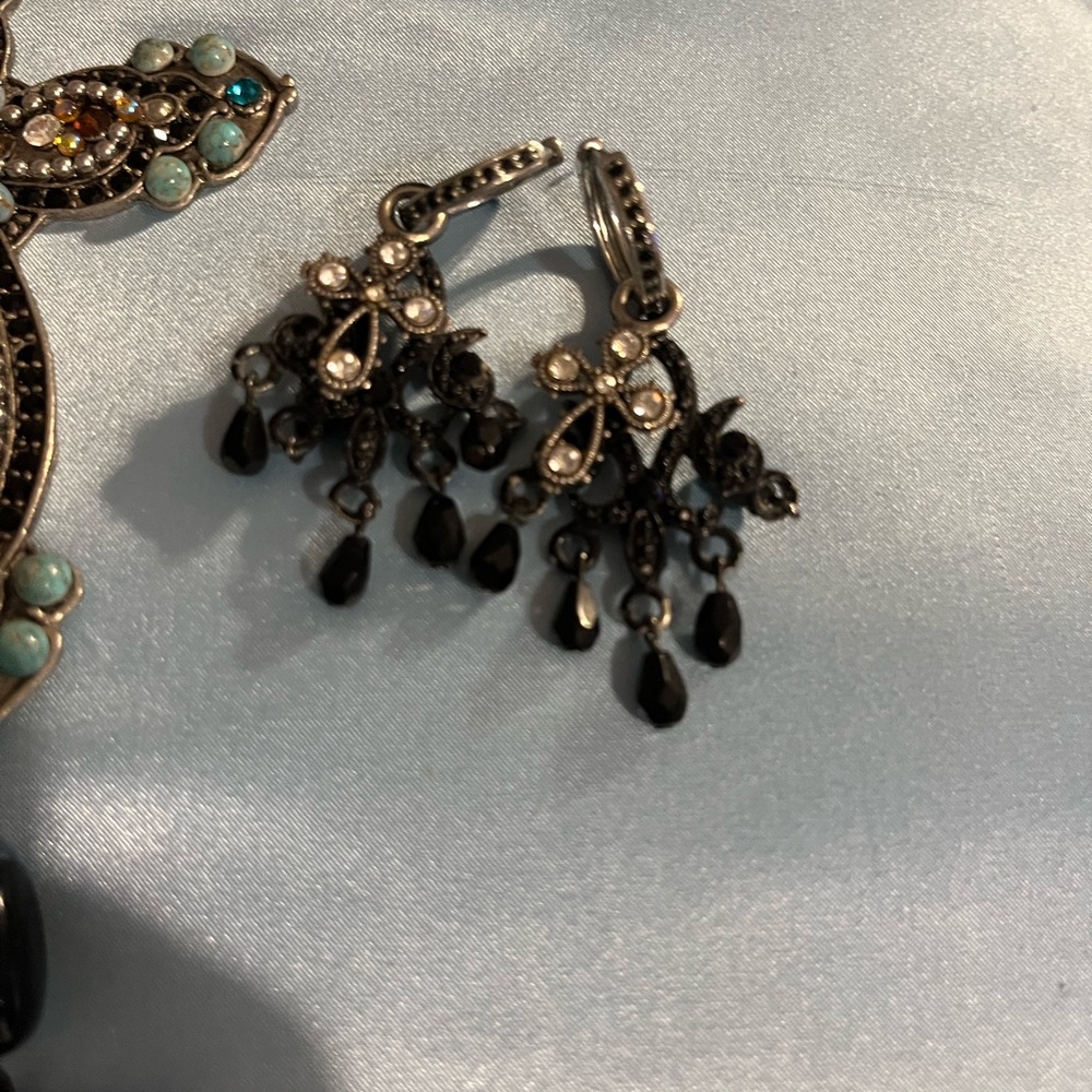 Elegant Black Beaded Necklace and Earring Set - Picture 4 of 4